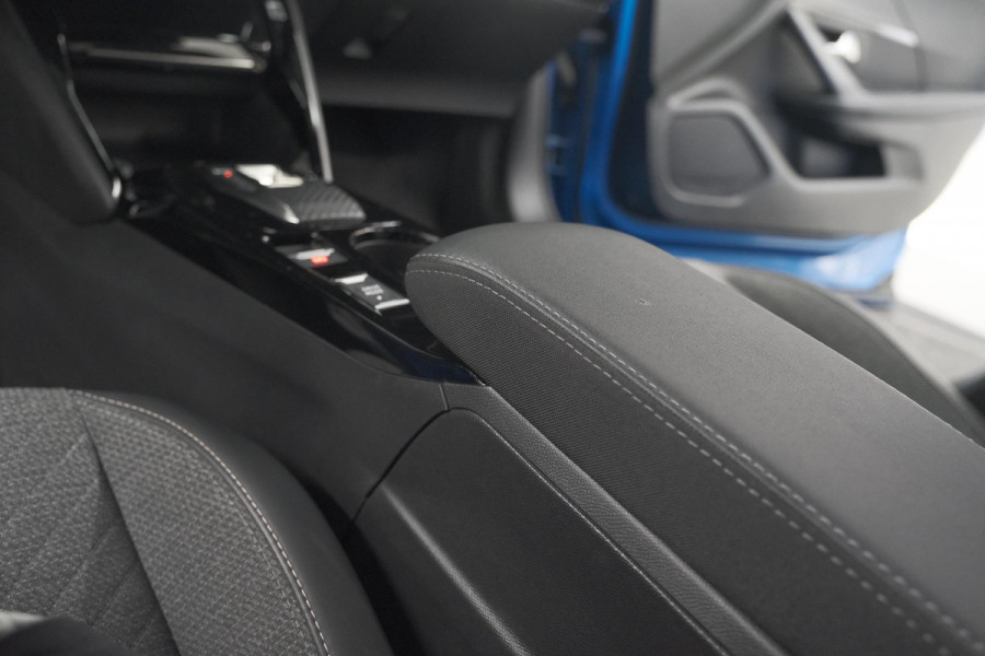 Peugeot 2008 PureTech 130 EAT8 Blue Lease Allure | Camera | Navigatie | Parkeersensoren | Apple Carplay