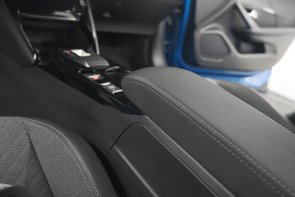Peugeot 2008 PureTech 130 EAT8 Blue Lease Allure | Camera | Navigatie | Parkeersensoren | Apple Carplay
