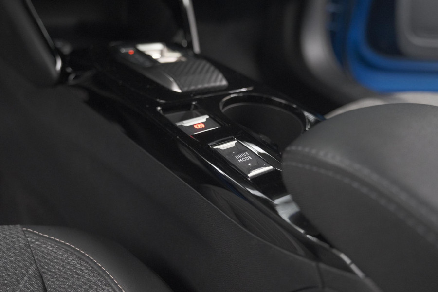 Peugeot 2008 PureTech 130 EAT8 Blue Lease Allure | Camera | Navigatie | Parkeersensoren | Apple Carplay