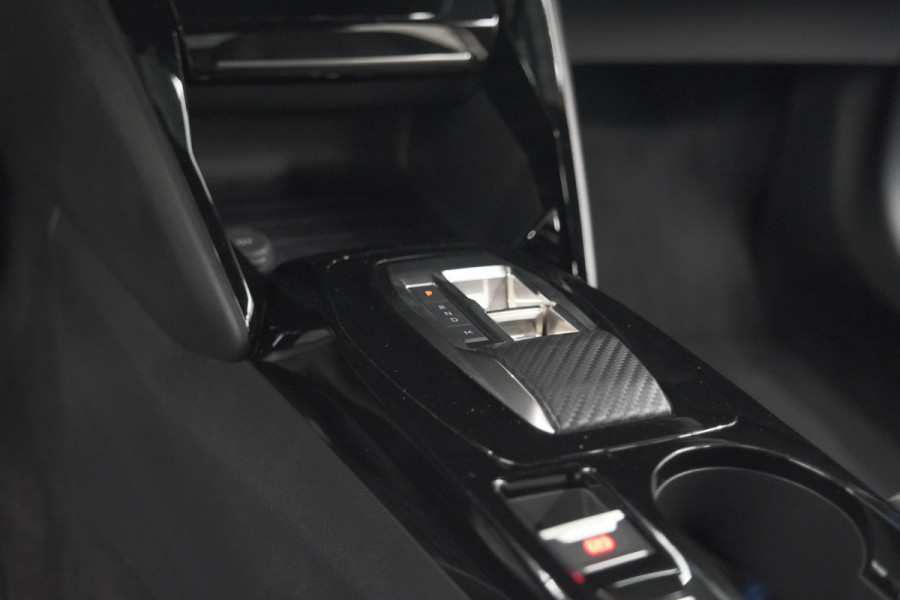 Peugeot 2008 PureTech 130 EAT8 Blue Lease Allure | Camera | Navigatie | Parkeersensoren | Apple Carplay