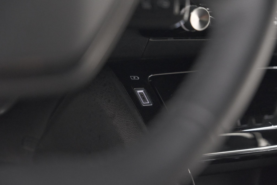 Peugeot 2008 PureTech 130 EAT8 Blue Lease Allure | Camera | Navigatie | Parkeersensoren | Apple Carplay