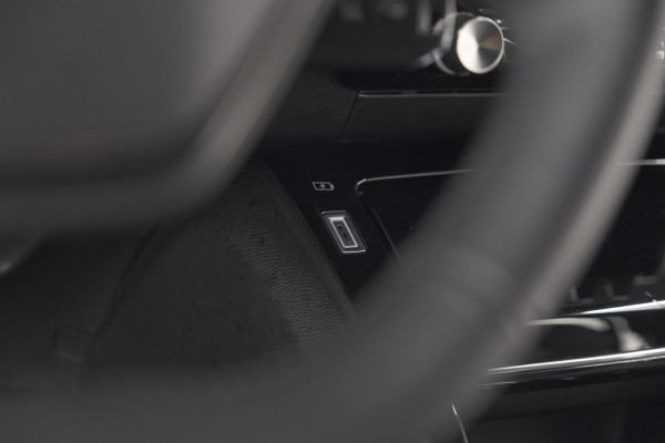 Peugeot 2008 PureTech 130 EAT8 Blue Lease Allure | Camera | Navigatie | Parkeersensoren | Apple Carplay