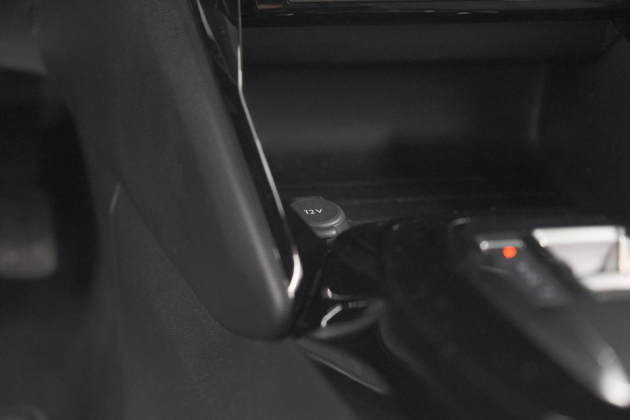 Peugeot 2008 PureTech 130 EAT8 Blue Lease Allure | Camera | Navigatie | Parkeersensoren | Apple Carplay
