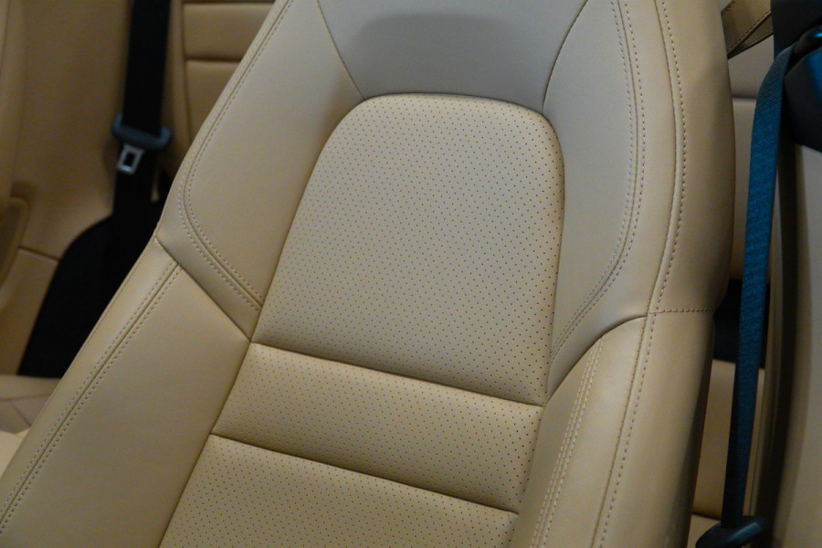 Porsche 911 Cabrio 3.0 Carrera 4 GTS *Sport-Design / Lift-Systeem / Vierwielbesturing / BOSE / Surround View / Keyless*