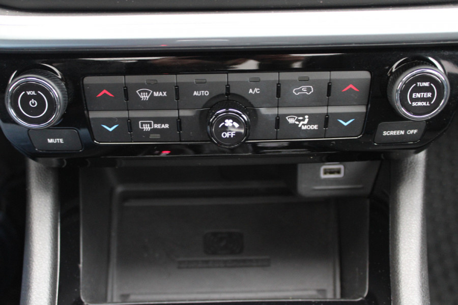 Jeep Compass 4xe 190 Plug-in Hybrid Electric Limited | Panoramadak | LED | Winterpack | Trekhaak | Rijdende auto niet altijd aanwezig