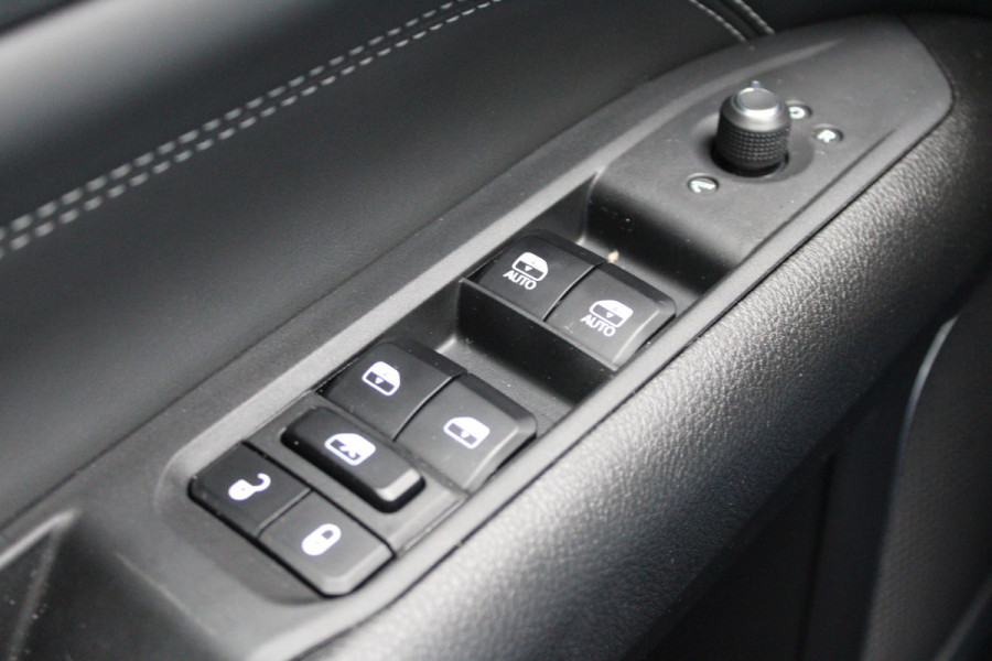 Jeep Compass 4xe 190 Plug-in Hybrid Electric Limited | Panoramadak | LED | Winterpack | Trekhaak | Rijdende auto niet altijd aanwezig