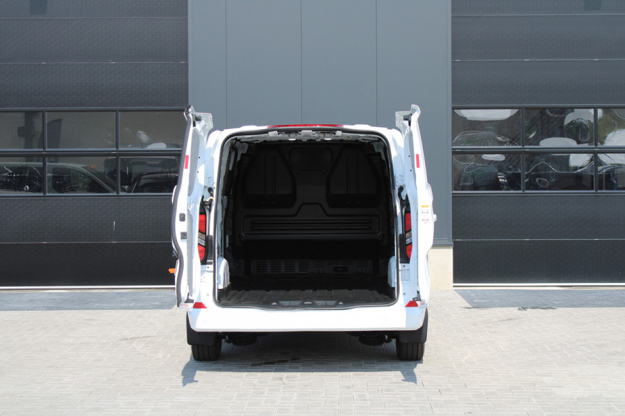 Ford Transit Custom 320 2.0 TDCI L2H1 Limited 170pk - 2x Schuifdeur - Adaptive Cruise - Verwarmd stuur - Blind spot - Navigatie - Camera - Draadloos
