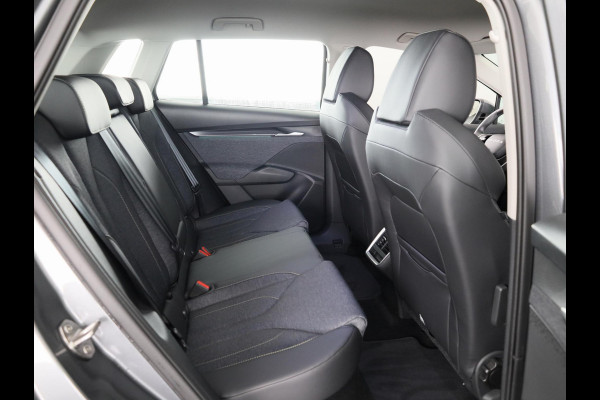 Škoda Elroq 60 Business Edition 204pk | Blind Spot | Navi | Camera | Cruise Control | Park Assist | Stoelverwarming