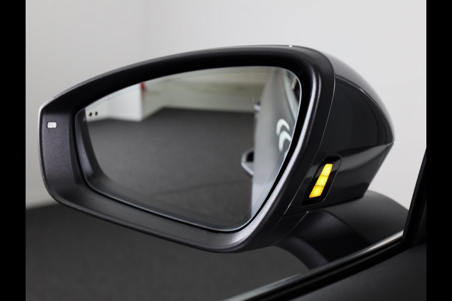 Škoda Elroq 60 Business Edition 204pk | Blind Spot | Navi | Camera | Cruise Control | Park Assist | Stoelverwarming