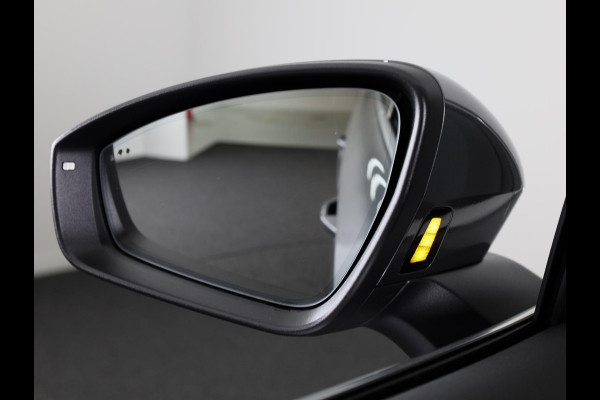 Škoda Elroq 60 Business Edition 204pk | Blind Spot | Navi | Camera | Cruise Control | Park Assist | Stoelverwarming