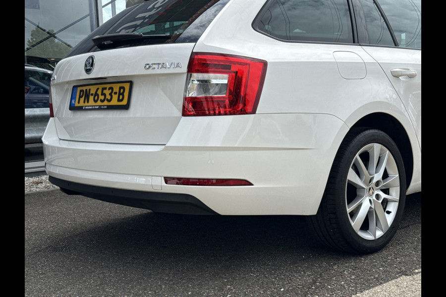 Škoda Octavia Combi 1.0 TSI Ambition Business | NL-auto | Navi | Carplay | Clima | PDC | BTW
