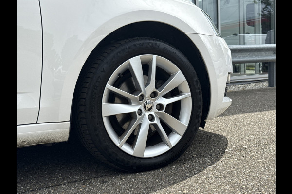 Škoda Octavia Combi 1.0 TSI Ambition Business | NL-auto | Navi | Carplay | Clima | PDC | BTW
