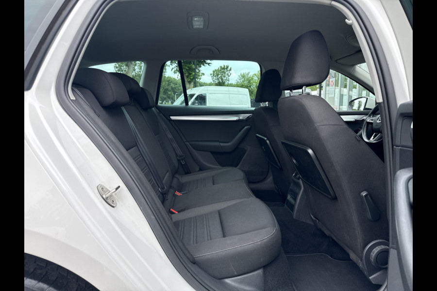 Škoda Octavia Combi 1.0 TSI Ambition Business | NL-auto | Navi | Carplay | Clima | PDC | BTW