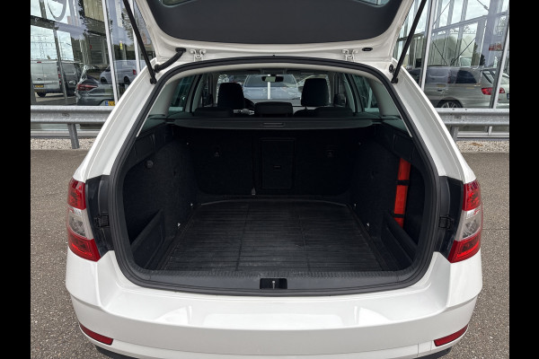 Škoda Octavia Combi 1.0 TSI Ambition Business | NL-auto | Navi | Carplay | Clima | PDC | BTW