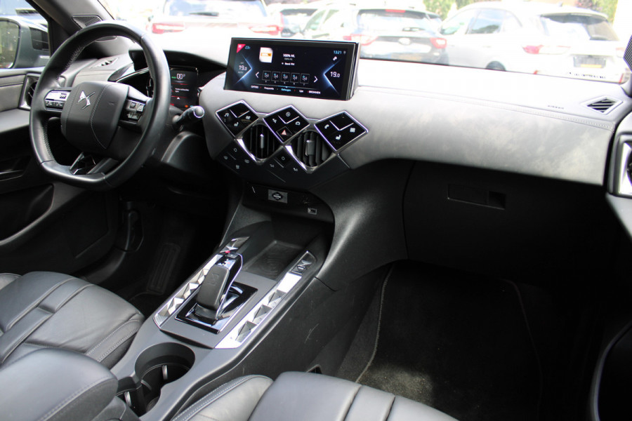 DS DS 3 Crossback E-Tense Performance Line+ 50 kWh | Head-up | Camera | Cruise control | Stoelverwarming