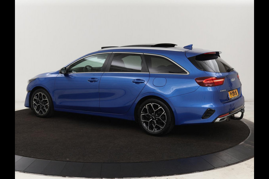 Kia Ceed 1.5 T-GDi GT-Line | Panoramadak | Stoel & stuurverwarming | Adaptive cruise | Trekhaak | Leder/Alcantara | Carplay | Camera | Digital Cockpit | Full LED