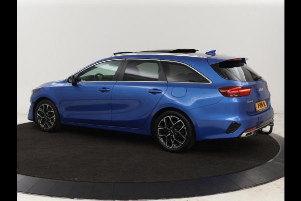Kia Ceed 1.5 T-GDi GT-Line | Panoramadak | Stoel & stuurverwarming | Adaptive cruise | Trekhaak | Leder/Alcantara | Carplay | Camera | Digital Cockpit | Full LED