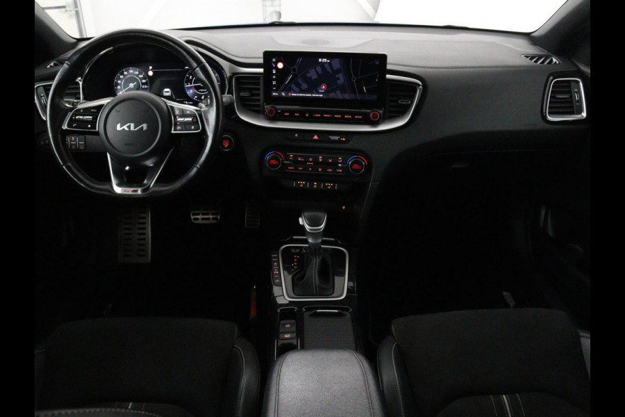 Kia Ceed 1.5 T-GDi GT-Line | Panoramadak | Stoel & stuurverwarming | Adaptive cruise | Trekhaak | Leder/Alcantara | Carplay | Camera | Digital Cockpit | Full LED