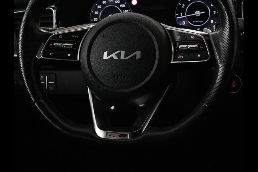 Kia Ceed 1.5 T-GDi GT-Line | Panoramadak | Stoel & stuurverwarming | Adaptive cruise | Trekhaak | Leder/Alcantara | Carplay | Camera | Digital Cockpit | Full LED
