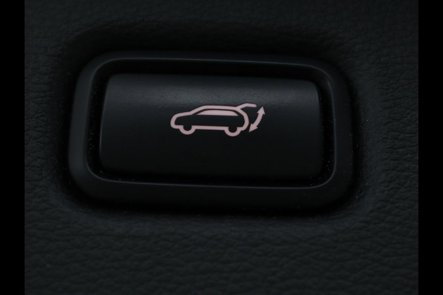 Kia Ceed 1.5 T-GDi GT-Line | Panoramadak | Stoel & stuurverwarming | Adaptive cruise | Trekhaak | Leder/Alcantara | Carplay | Camera | Digital Cockpit | Full LED