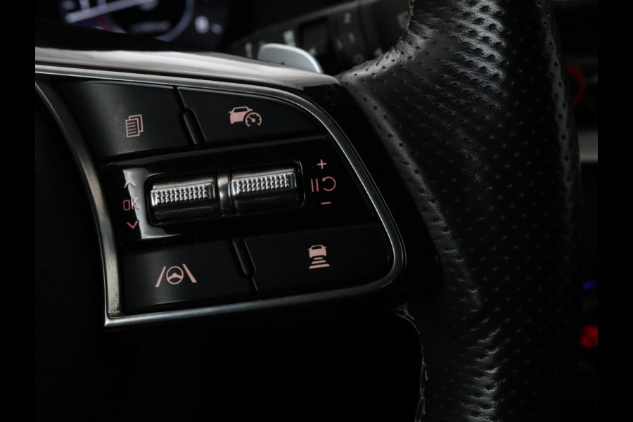Kia Ceed 1.5 T-GDi GT-Line | Panoramadak | Stoel & stuurverwarming | Adaptive cruise | Trekhaak | Leder/Alcantara | Carplay | Camera | Digital Cockpit | Full LED