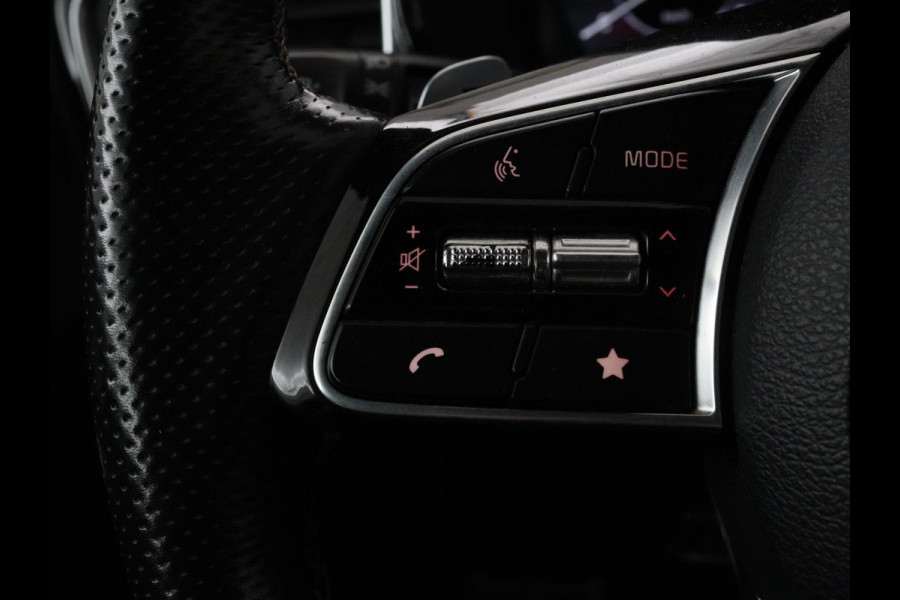 Kia Ceed 1.5 T-GDi GT-Line | Panoramadak | Stoel & stuurverwarming | Adaptive cruise | Trekhaak | Leder/Alcantara | Carplay | Camera | Digital Cockpit | Full LED