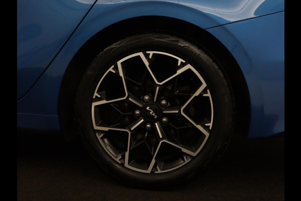 Kia Ceed 1.5 T-GDi GT-Line | Panoramadak | Stoel & stuurverwarming | Adaptive cruise | Trekhaak | Leder/Alcantara | Carplay | Camera | Digital Cockpit | Full LED