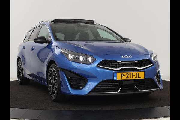 Kia Ceed 1.5 T-GDi GT-Line | Panoramadak | Stoel & stuurverwarming | Adaptive cruise | Trekhaak | Leder/Alcantara | Carplay | Camera | Digital Cockpit | Full LED