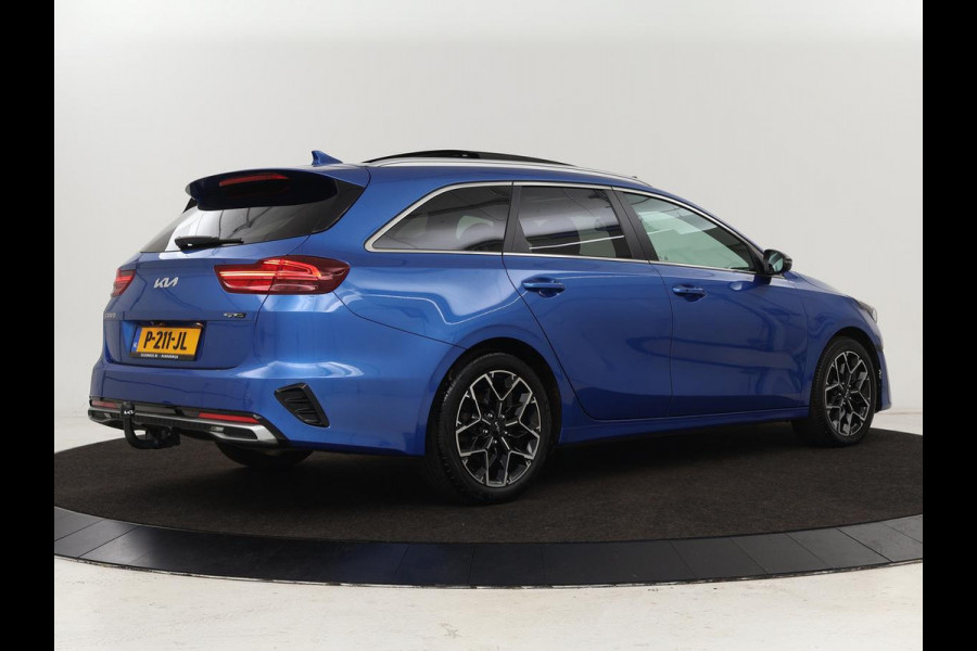 Kia Ceed 1.5 T-GDi GT-Line | Panoramadak | Stoel & stuurverwarming | Adaptive cruise | Trekhaak | Leder/Alcantara | Carplay | Camera | Digital Cockpit | Full LED