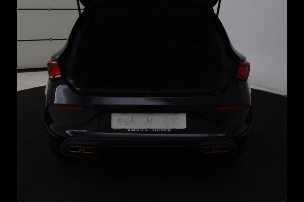 CUPRA Leon 1.4 e-Hybrid | Stoel & stuurverwarming | Camera | Adaptive cruise | Sfeerverlichting | Navigatie | Keyless | Full LED | Park Assist | PHEV
