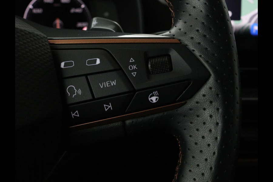 CUPRA Leon 1.4 e-Hybrid | Stoel & stuurverwarming | Camera | Adaptive cruise | Sfeerverlichting | Navigatie | Keyless | Full LED | Park Assist | PHEV