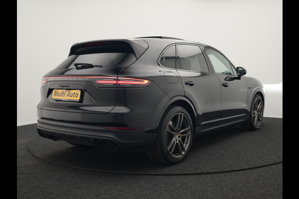 Porsche Cayenne 3.0 E-Hybrid Plug In Hybrid 462pk Dealer O.H PHEV | Panodak | Luchtvering | 4 Wiel Besturing | PDLS+ | Adaptive Cruise | Sportchrono | Softclose |21"L.M |  14 Weg Lederen Sportstoelen & Memory |