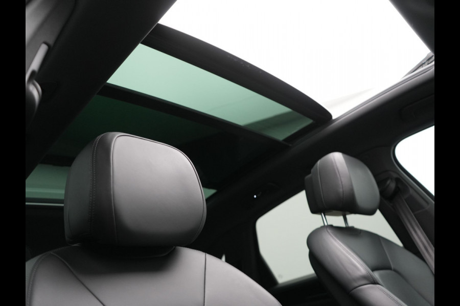 Porsche Cayenne 3.0 E-Hybrid Plug In Hybrid 462pk Dealer O.H PHEV | Panodak | Luchtvering | 4 Wiel Besturing | PDLS+ | Adaptive Cruise | Sportchrono | Softclose |21"L.M |  14 Weg Lederen Sportstoelen & Memory |