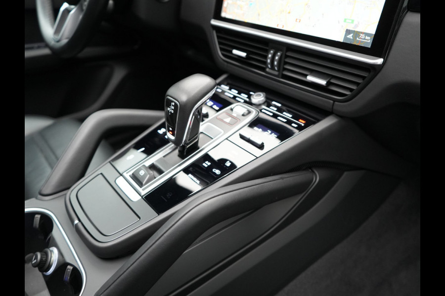 Porsche Cayenne 3.0 E-Hybrid Plug In Hybrid 462pk Dealer O.H PHEV | Panodak | Luchtvering | 4 Wiel Besturing | PDLS+ | Adaptive Cruise | Sportchrono | Softclose |21"L.M |  14 Weg Lederen Sportstoelen & Memory |