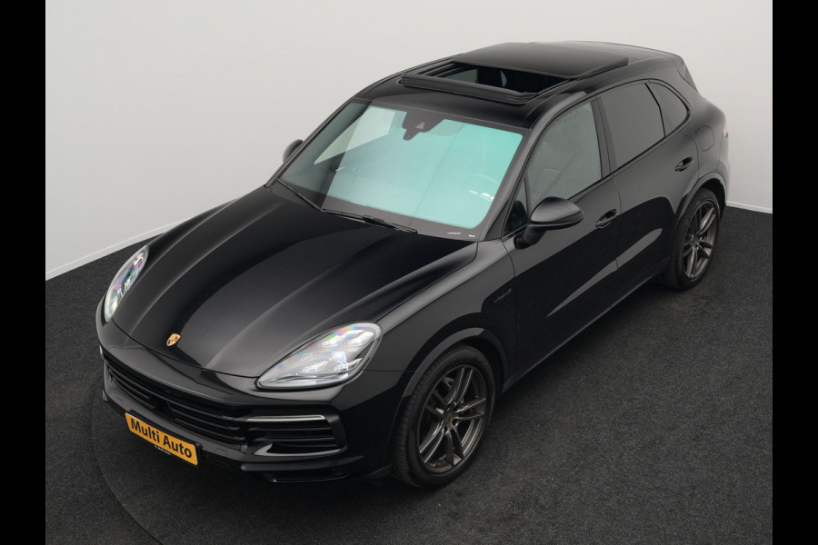 Porsche Cayenne 3.0 E-Hybrid Plug In Hybrid 462pk Dealer O.H PHEV | Panodak | Luchtvering | 4 Wiel Besturing | PDLS+ | Adaptive Cruise | Sportchrono | Softclose |21"L.M |  14 Weg Lederen Sportstoelen & Memory |