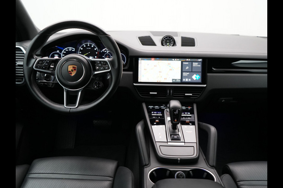 Porsche Cayenne 3.0 E-Hybrid Plug In Hybrid 462pk Dealer O.H PHEV | Panodak | Luchtvering | 4 Wiel Besturing | PDLS+ | Adaptive Cruise | Sportchrono | Softclose |21"L.M |  14 Weg Lederen Sportstoelen & Memory |