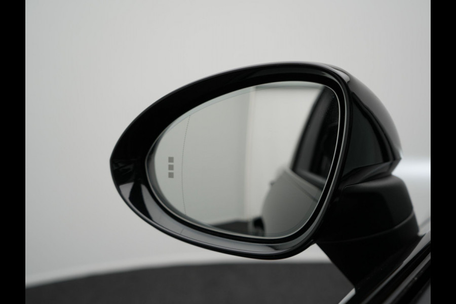 Porsche Cayenne 3.0 E-Hybrid Plug In Hybrid 462pk Dealer O.H PHEV | Panodak | Luchtvering | 4 Wiel Besturing | PDLS+ | Adaptive Cruise | Sportchrono | Softclose |21"L.M |  14 Weg Lederen Sportstoelen & Memory |