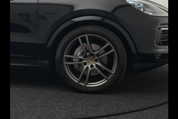 Porsche Cayenne 3.0 E-Hybrid Plug In Hybrid 462pk Dealer O.H PHEV | Panodak | Luchtvering | 4 Wiel Besturing | PDLS+ | Adaptive Cruise | Sportchrono | Softclose |21"L.M |  14 Weg Lederen Sportstoelen & Memory |