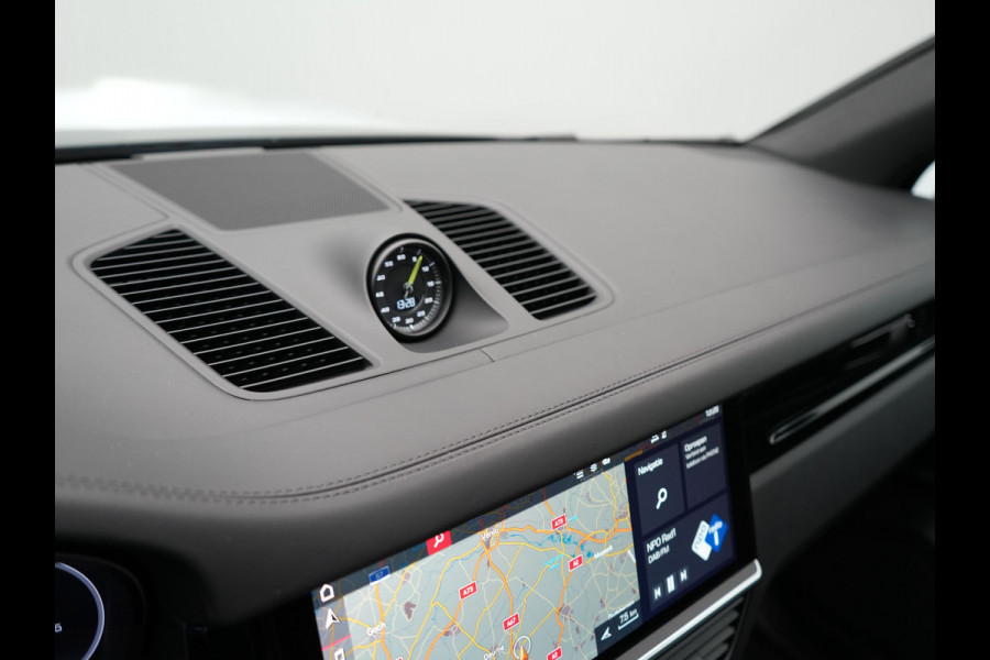 Porsche Cayenne 3.0 E-Hybrid Plug In Hybrid 462pk Dealer O.H PHEV | Panodak | Luchtvering | 4 Wiel Besturing | PDLS+ | Adaptive Cruise | Sportchrono | Softclose |21"L.M |  14 Weg Lederen Sportstoelen & Memory |