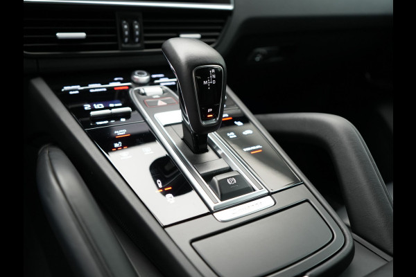 Porsche Cayenne 3.0 E-Hybrid Plug In Hybrid 462pk Dealer O.H PHEV | Panodak | Luchtvering | 4 Wiel Besturing | PDLS+ | Adaptive Cruise | Sportchrono | Softclose |21"L.M |  14 Weg Lederen Sportstoelen & Memory |
