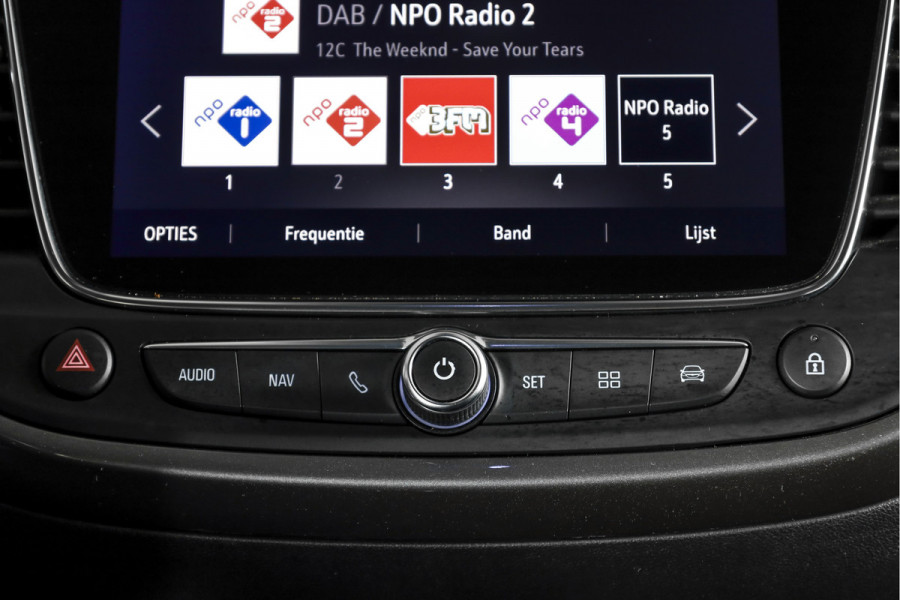 Opel Crossland X 1.2 Turbo 110 PK Innovation | Cruise | LED | Afn. Trekhaak | PDC | NAV + App. Connect | ECC | DAB | LM 16" |