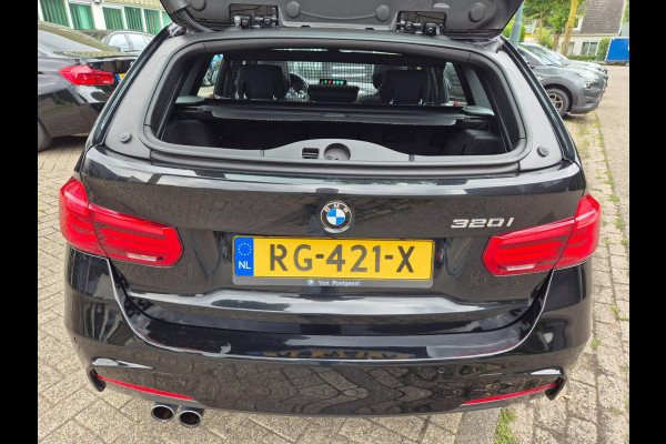 BMW 3 Serie Touring 320i High Executive M Sport Panorama Apple CarPlay Trekhaak NAP APK Rijklaar