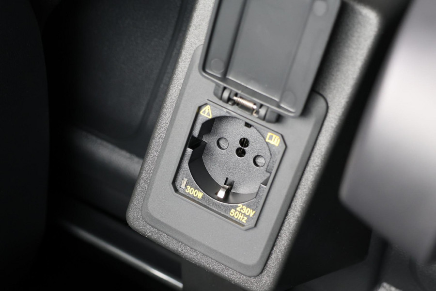 Volkswagen Caddy Cargo 2.0 TDI DSG R-Line | LED | Camera | CarPlay | DAB | Trekhaak | Keyless Go | Fabrieksgarantie