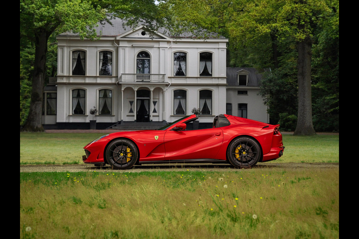 Ferrari 812 GTS 6.5 V12 HELE | Rosso F1 2007 | Full carbon! | 1st owner | Racing Seats Ferrari 812 GTS 6.5 V12 HELE | Rosso F1 2007 | Full carbon! | 1st owner | Racing Seats