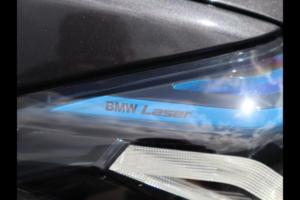 BMW 5 Serie 545e xDrive M sport | Head Up | Comfortleder + Memory |  Schuif-/kanteldak |