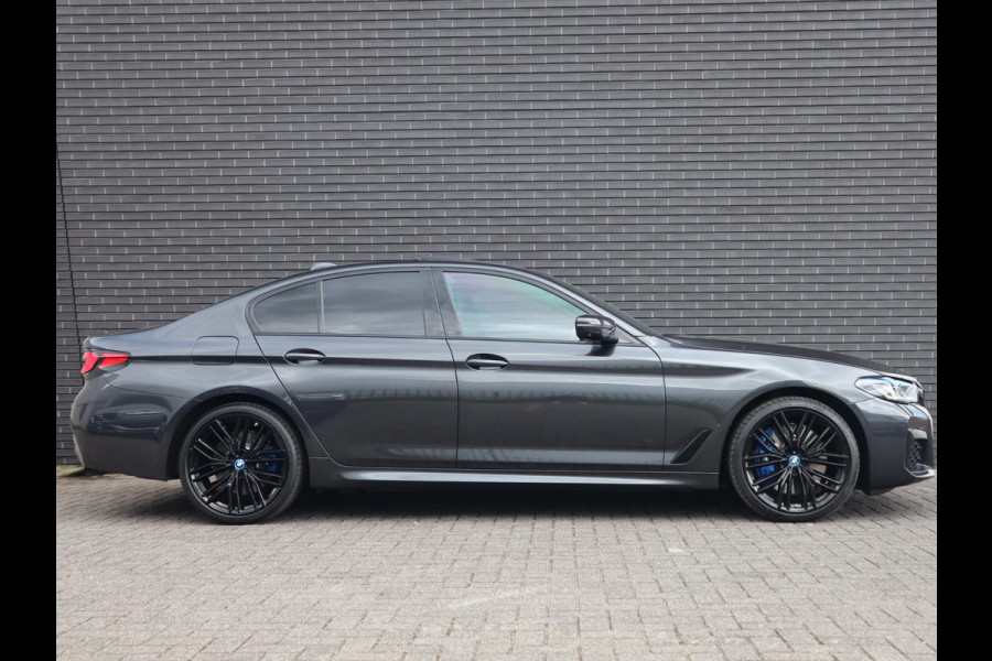 BMW 5 Serie 545e xDrive M sport | Head Up | Comfortleder + Memory |  Schuif-/kanteldak |