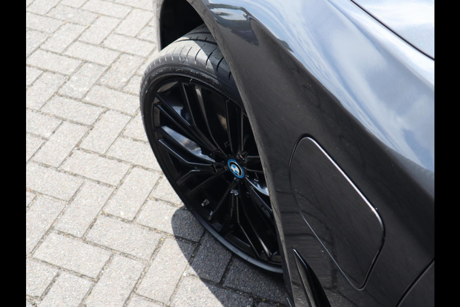 BMW 5 Serie 545e xDrive M sport | Head Up | Comfortleder + Memory |  Schuif-/kanteldak |