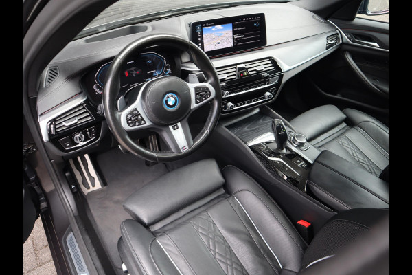 BMW 5 Serie 545e xDrive M sport | Head Up | Comfortleder + Memory |  Schuif-/kanteldak |