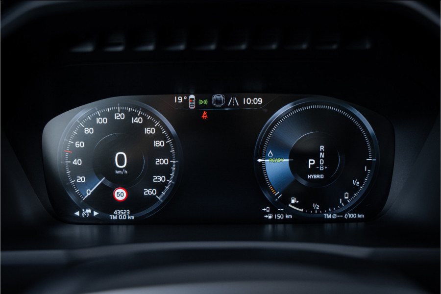 Volvo XC90 2.0 T8 Recharge AWD R-Design Long Range 7P - Panorama | Elek. Trekhaak | H&K | Memory | 360 Camera