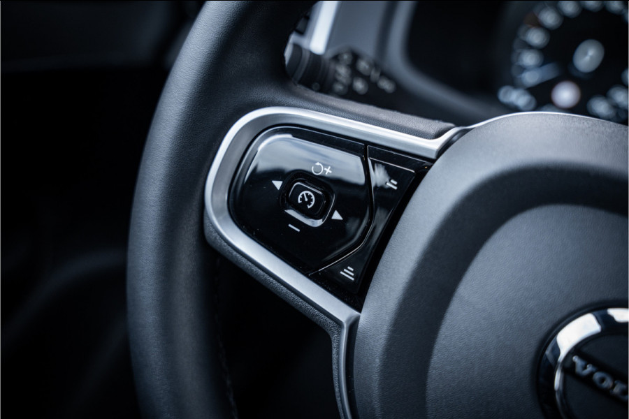 Volvo XC90 2.0 T8 Recharge AWD R-Design Long Range 7P - Panorama | Elek. Trekhaak | H&K | Memory | 360 Camera